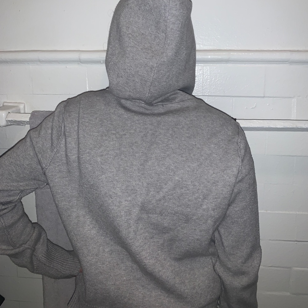 Zara Gray women’s sweater